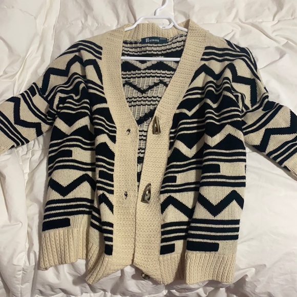 Black and beige cardigan - Picture 1 of 6